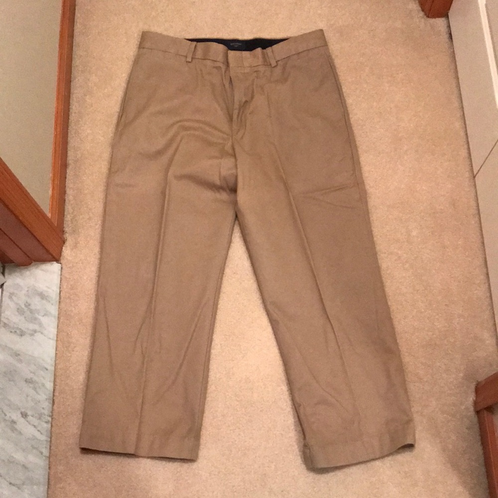 Men’s dress khaki colored pants